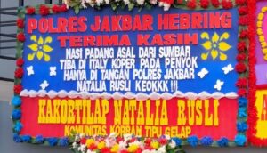 Akhirnya Ratu Natalia Rusli kata Korban bahwa Natali Rusli mendapatkan gelar dari Korban yang ditipunya.