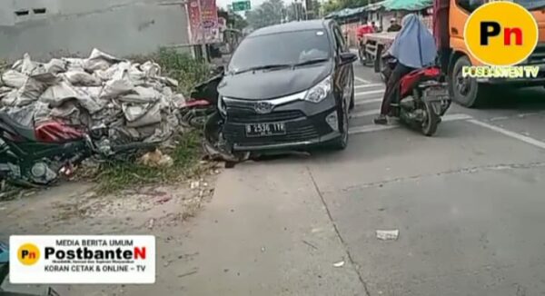 Pakuhaji-Lakalantas Mobil Vs 2 unit motor di Desa Kramat-Selamat Tidak Memakan Korban Jiwa.
