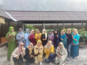 Momen Hari Ibu, Kartini Bamus Maskot Gelar Silaturahmi di Cipondoh