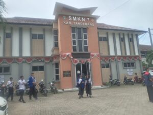 SMKN 7 Kab. Tangerang hari pertama masuk habis tahun baru rapat koordinasi di intern