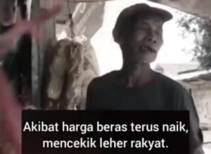 Ia berharap kakek ini ada yang menolongnya, pusang ia basa terjual.