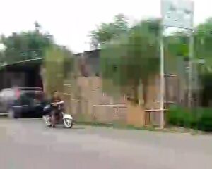 Kakek ini kena culurit oleh pemuda pemabuk dan ugal-ugalan dengan motor di jalan, belum di tangkap polisi.