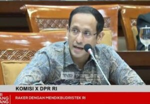 Evaluasi itu kenerja Rektor tentang tingginya biaya UKT, dan berserta penyelenggara PMB.