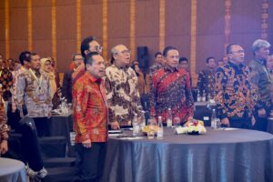 Selanjutnya kita harus menetapkan standar-standar baru supaya Reforma Agraria.