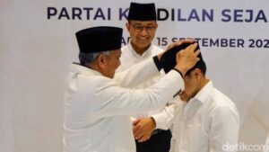 Masyarakat juga memperidiksi bahwa politik pilpres juga termasuk politik tinggi.