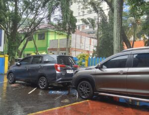 Komplek Perkantoran, Cikokol Kota Tangerang Hujan ringan.