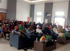 Kepala Desa : kita tidak hanya membantu mereka yang membutuhkan, tetapi juga mendapatkan berbagai kebaikan di dunia dan akhirat.