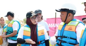 Ujat Sudrajat melaporkan bahwa kegiatan Aksi Bersih tersebut, selain dalam rangka memperingati HUT ke-80 RI.