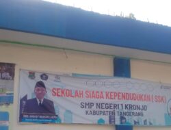 Minta pada Bupati Tangerang, copot Kepala SMPN 1 Kronjo.