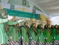 Pengajian rutin tersebut digelar oleh Muslimatan Desa Banjarejo.