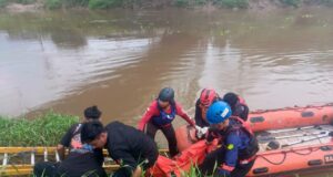 Gabungan Timsar telah menemukan korban yang tenggelam beberapa hari lalu di sungai Sadane sudah keadaan meninggal.