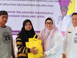 Wabup Intan Serahkan 10 Unit Rumah Program Bedah RTLH di Pakulonan Barat.