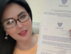 dr. Lita Gading menghadiri di MK untuk tuntut bubarkan Pensiunan anggota DPR-RI.