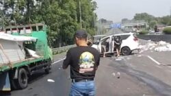 Musibah di jalan tol KM 125, terjadi kecelakaan diduga supir terkesan lalai.