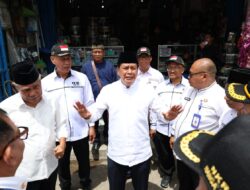 Bupati Maesyal Rasyid yang didampingi oleh anggota dewan, Kadis Bina Marga dan SDA Iwan Firmansyah, mendengar aspirasi masyarakat.