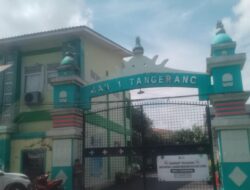 Para orang tua desak pihak pengawas agar berikan sanksi berat ke pada pihak Kepsek.